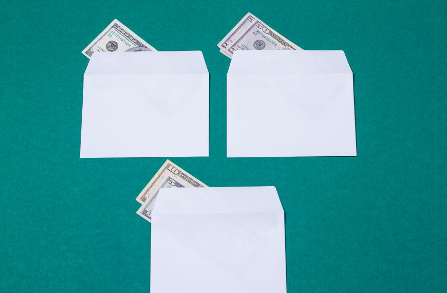 How to Save Money Using Envelopes
