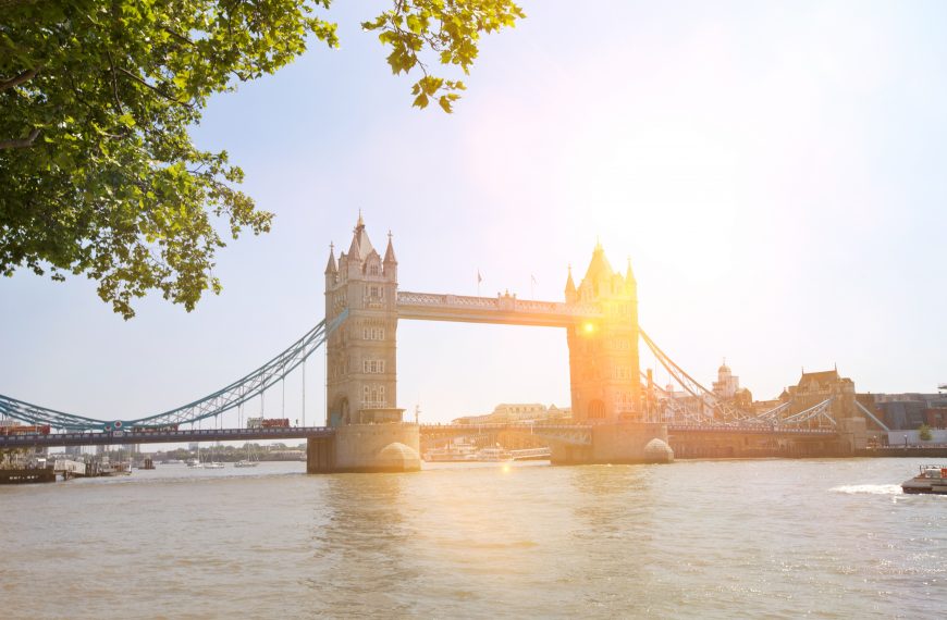 How To Save Money on Travel in London