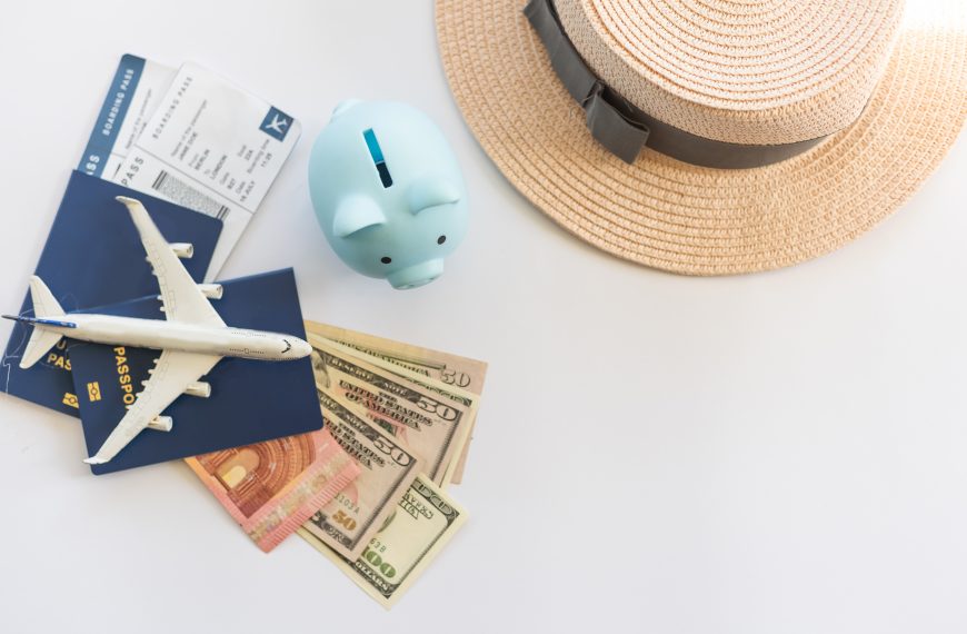How to Save Money on Vacation