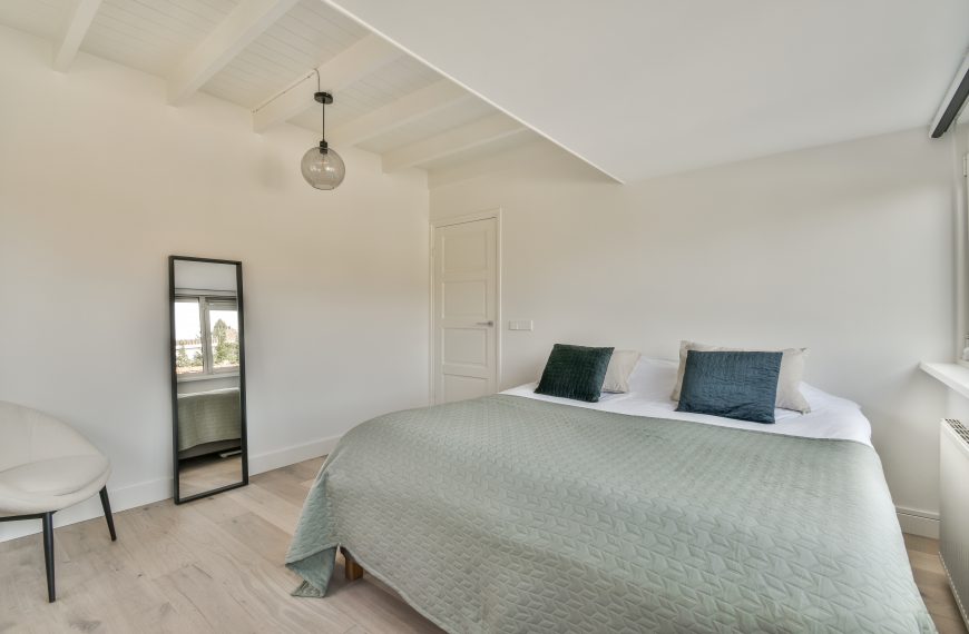 How To Be A Minimalist And Save Money